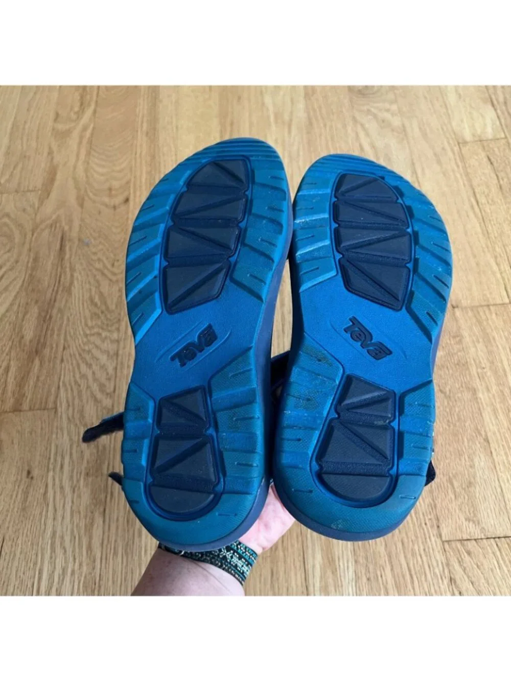 Teva Kid's Hurricane XLT2 Hiking Sandals Blue Big Kid/Youth Size 6